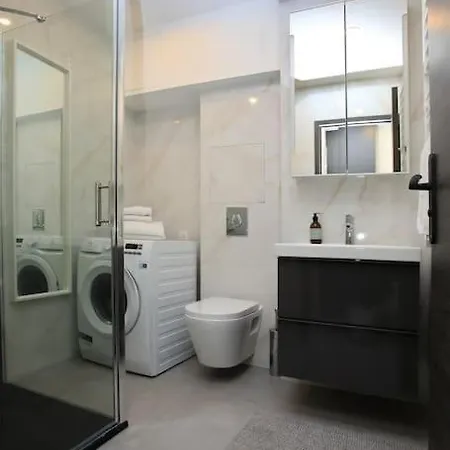 Apartment Avec Balcon Supercroisette *